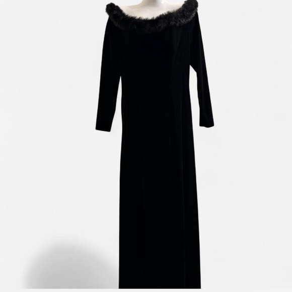 Alex Evenings Elegant Black Off-Shoulder Dress - Picture 2 of 4